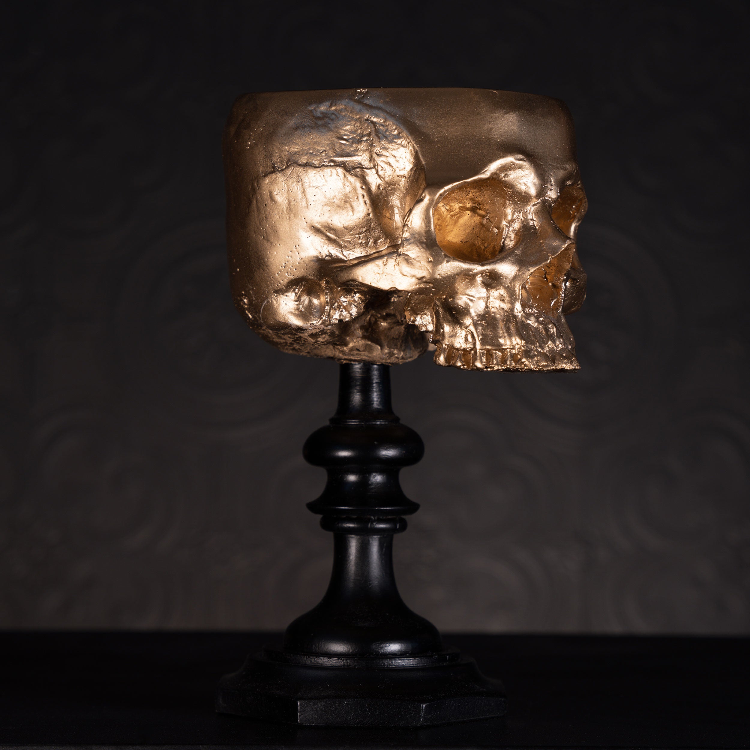 Skull ring holder - Gold edition - The Blackened Teeth - gothic home decor