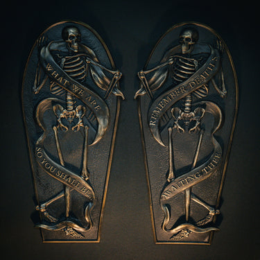 Remember deaths awaiting thee gothic wall plaque by The blackened Teeth Ltd gothic home decor