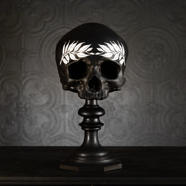 eunicia skull plinth the blackened teeth