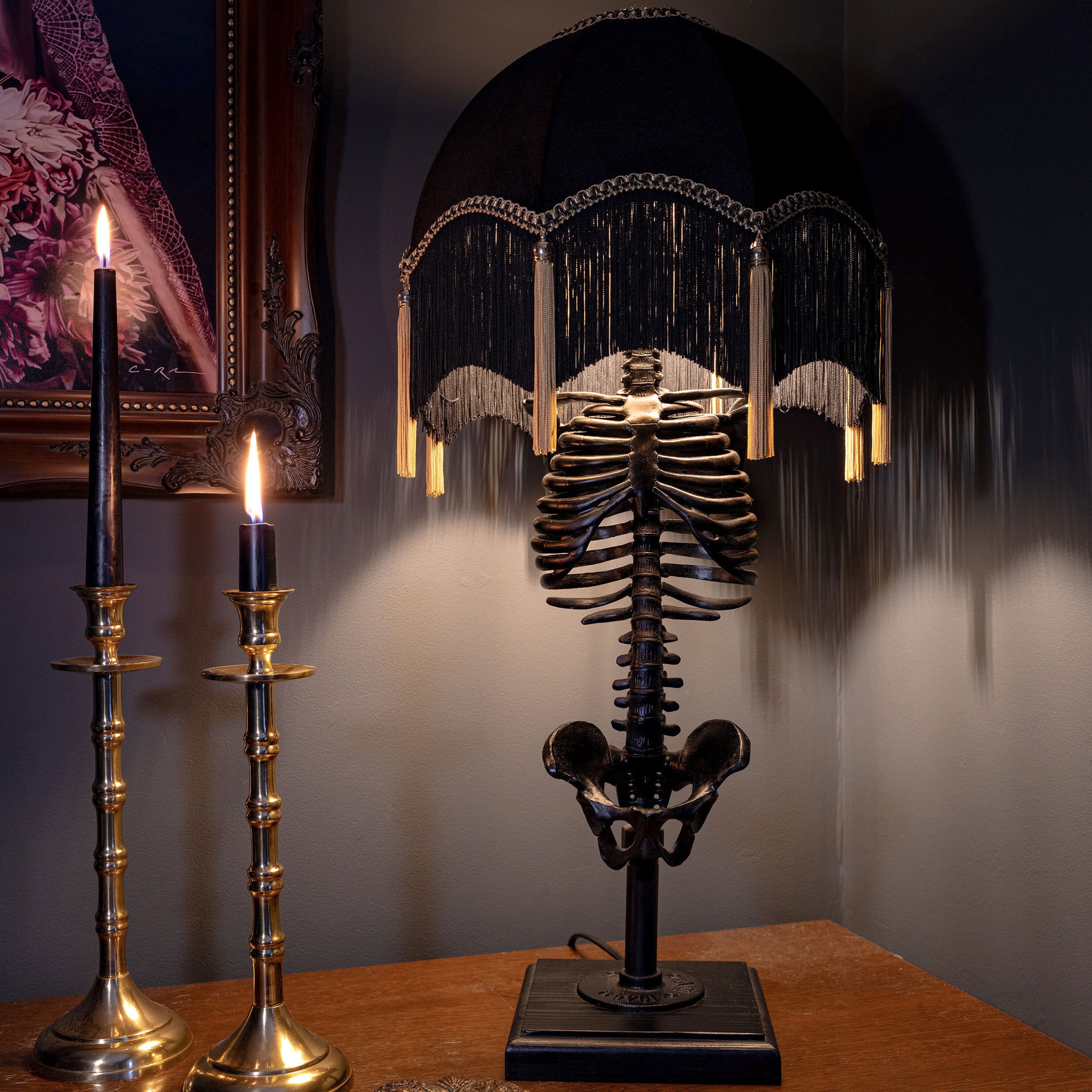 Priscilla skeleton lamp - The Blackened Teeth