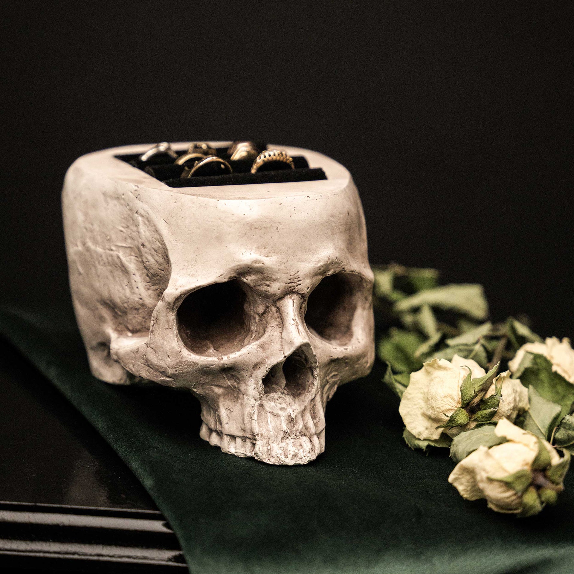 Skull Ring Holder - Ornament