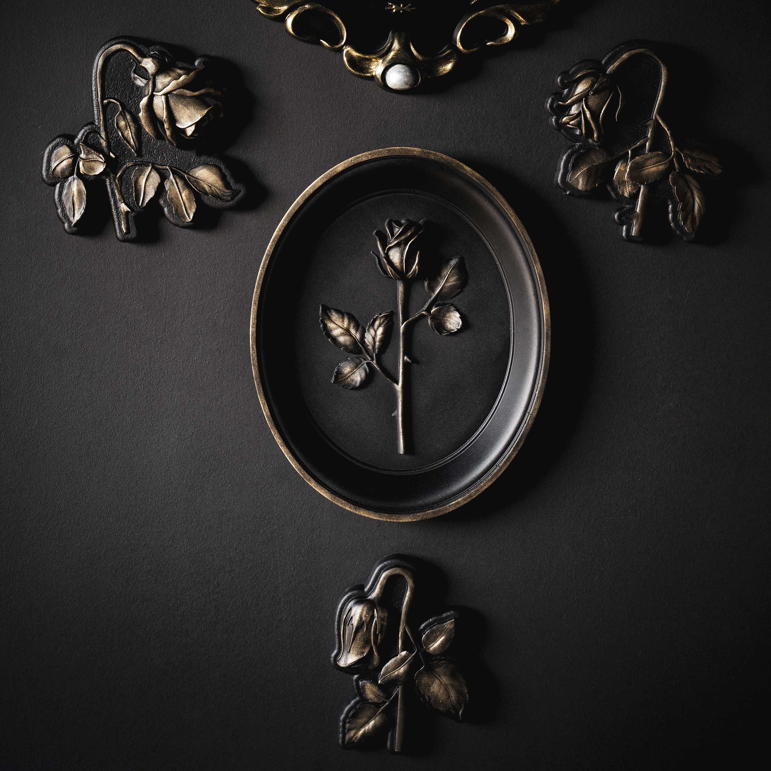 Teeh With Roses Wilted Rose Set Wall Plaques – The Blackened Teeth Ltd