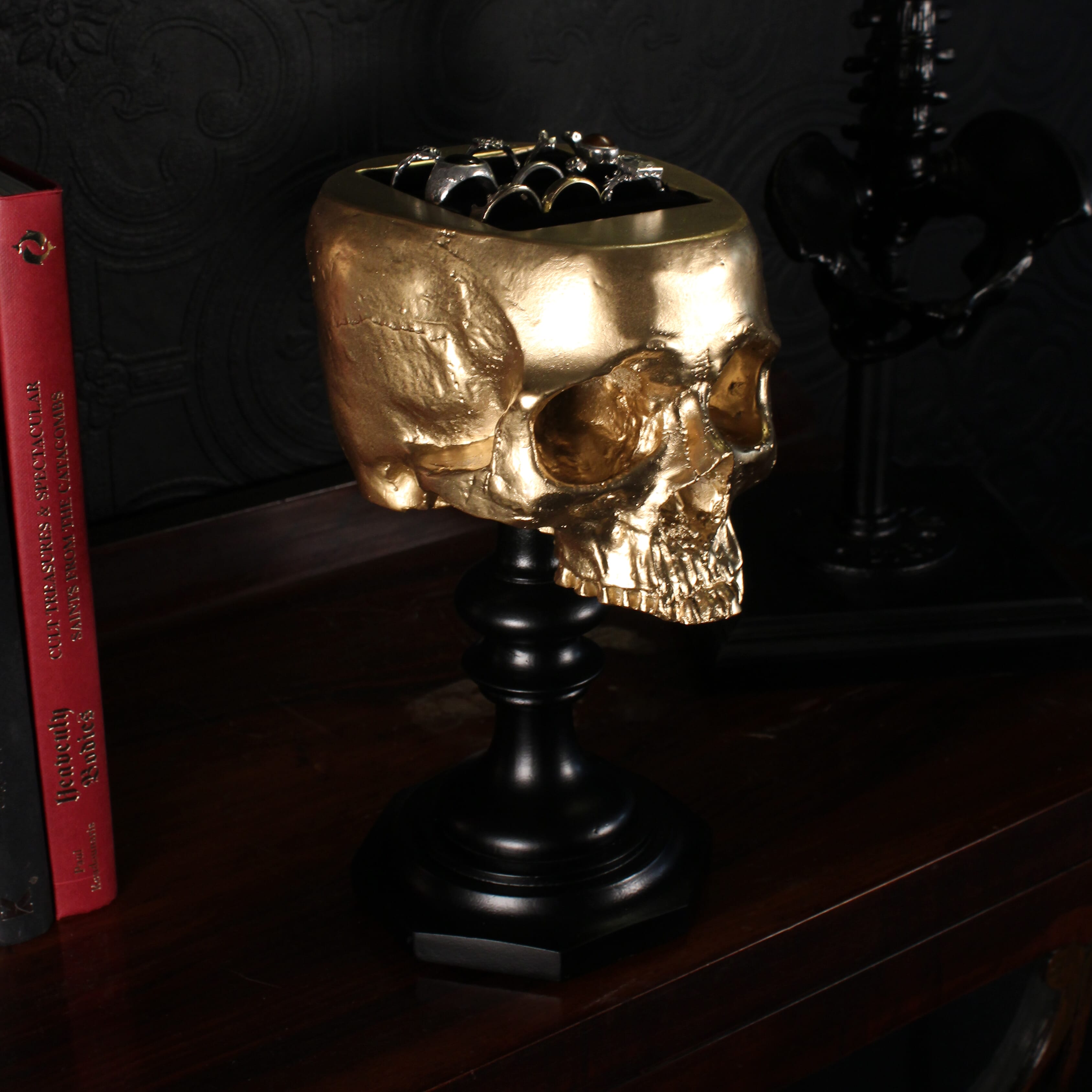 Skull Ring Holder - Gold Edition